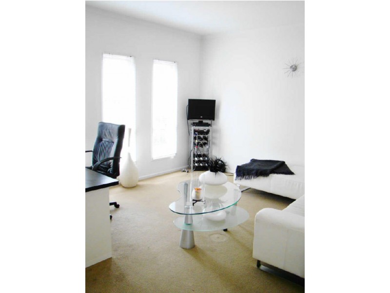 24 Swan Circuit, Mawson Lakes SA 5095