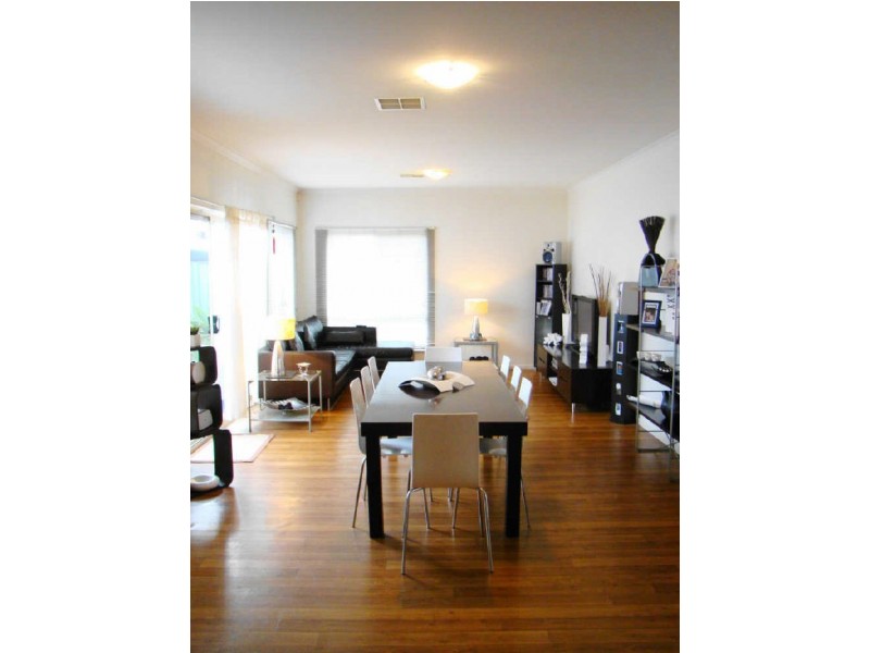 24 Swan Circuit, Mawson Lakes SA 5095