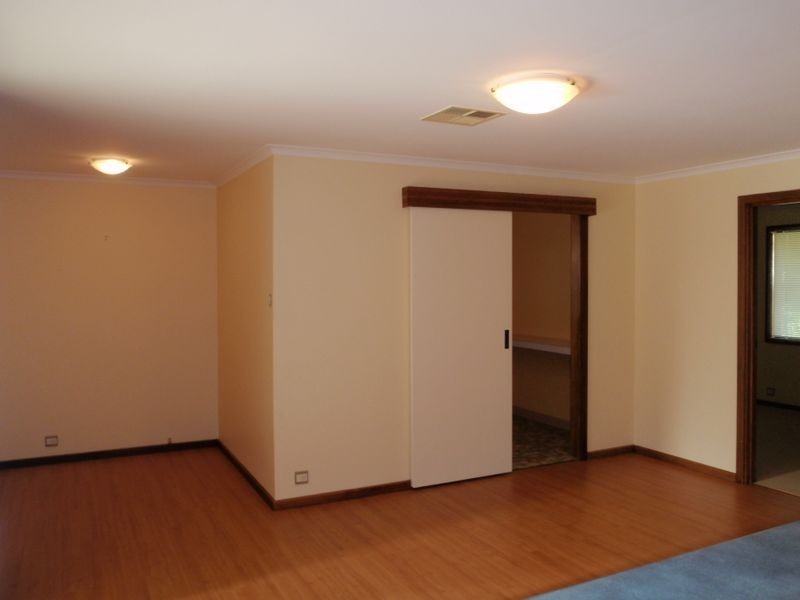 19 Camelot Drive, Paralowie SA 5108