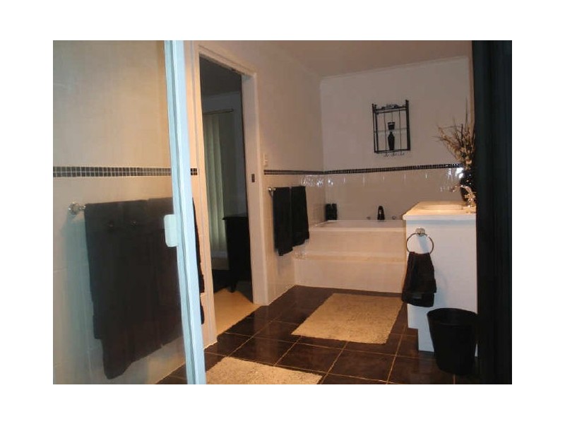 1 Mornes Court, Parafield Gardens SA 5107