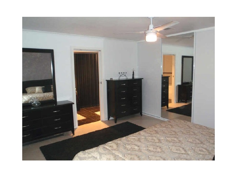 1 Mornes Court, Parafield Gardens SA 5107