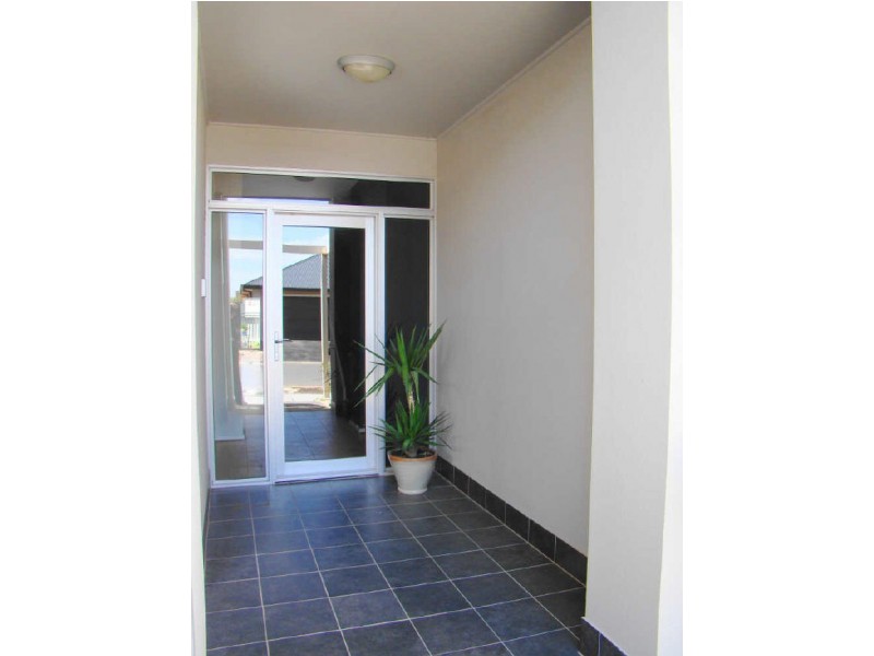 6 Azores Court, Mawson Lakes SA 5095