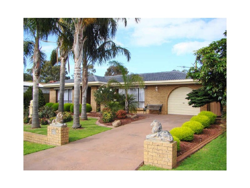 18 Henryk Drive, Hillbank SA 5112