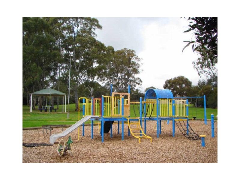 18 Henryk Drive, Hillbank SA 5112