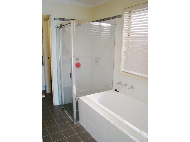 100 Springbank Boulevard, Burton SA 5110