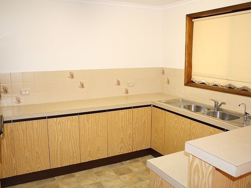 76 Canterbury Drive, Salisbury Heights SA 5109