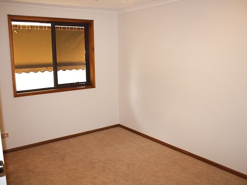 76 Canterbury Drive, Salisbury Heights SA 5109