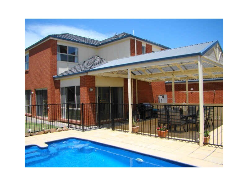 5 Grenada Court, Mawson Lakes SA 5095