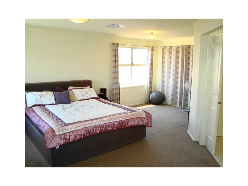 5 Grenada Court, Mawson Lakes SA 5095