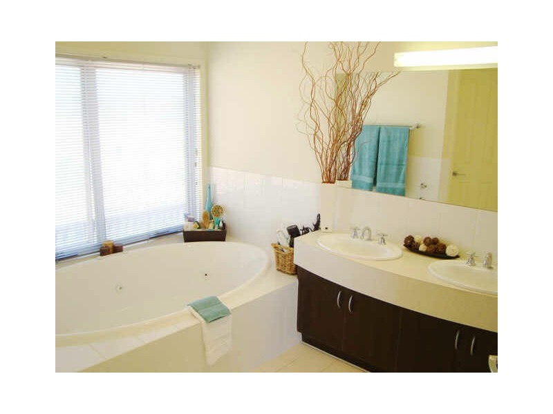 5 Grenada Court, Mawson Lakes SA 5095