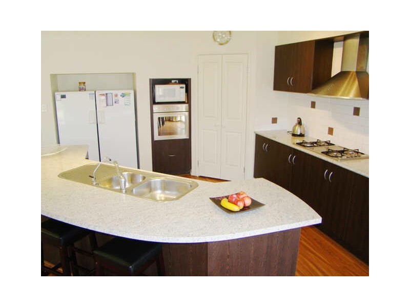 5 Grenada Court, Mawson Lakes SA 5095