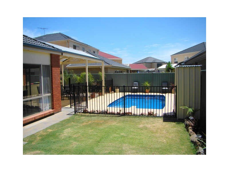 5 Grenada Court, Mawson Lakes SA 5095