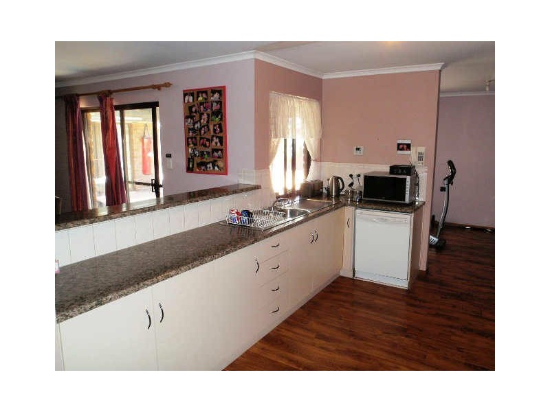9 General Drive, Paralowie SA 5108