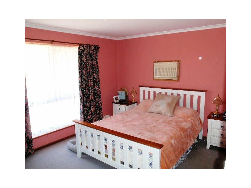 9 General Drive, Paralowie SA 5108
