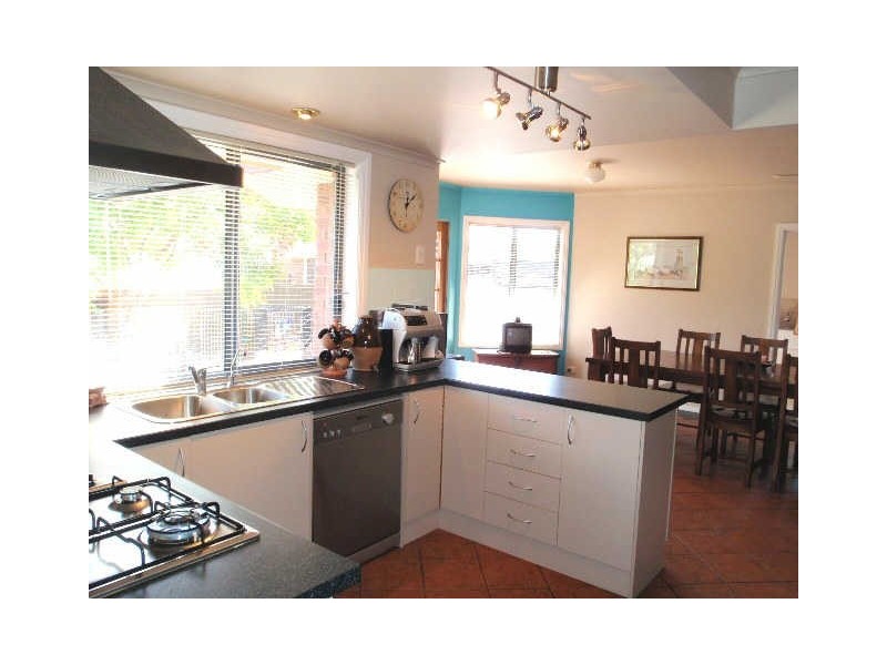 8 Hale Court, Greenwith SA 5125