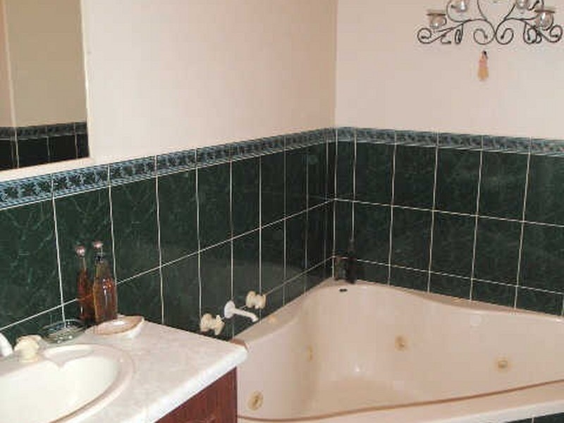 8 Hale Court, Greenwith SA 5125