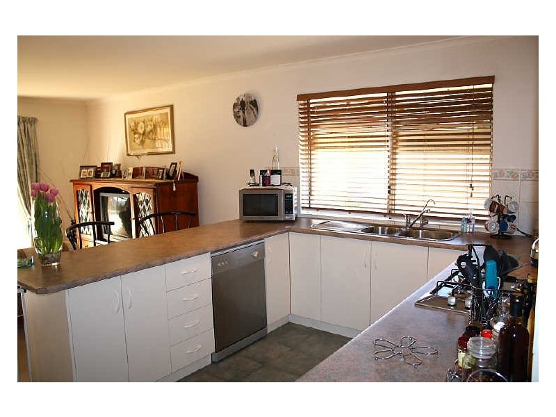 14 Lakeview Drive, Parafield Gardens SA 5107