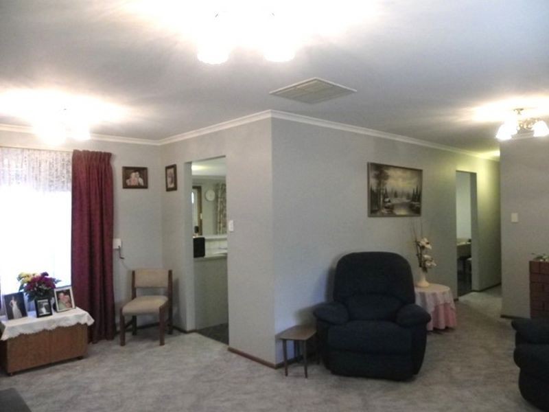 2 Honeysuckle Drive, Hillbank SA 5112