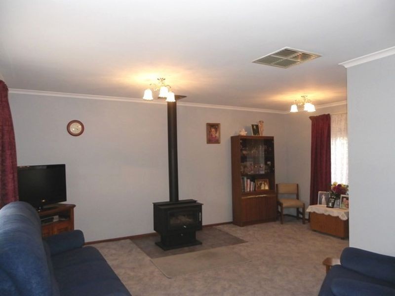 2 Honeysuckle Drive, Hillbank SA 5112