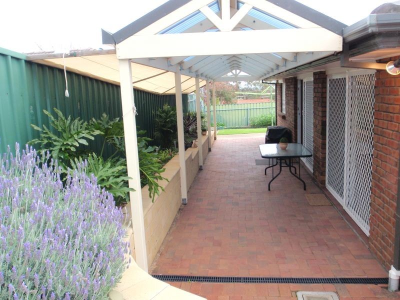 2 Honeysuckle Drive, Hillbank SA 5112