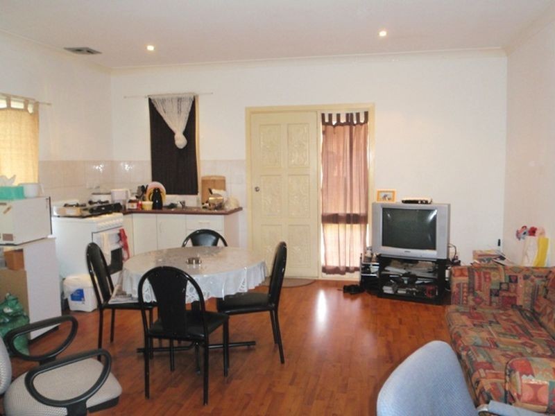 8 Taylor Avenue, Parafield Gardens SA 5107