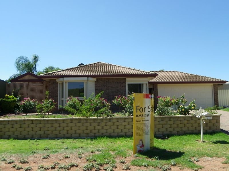 8 Holyoake Court, Hillbank SA 5112