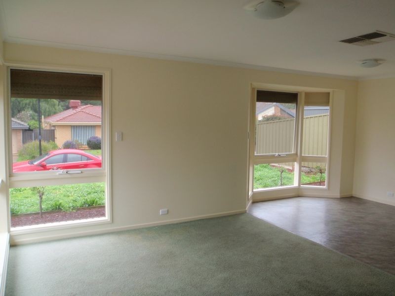 8 Holyoake Court, Hillbank SA 5112