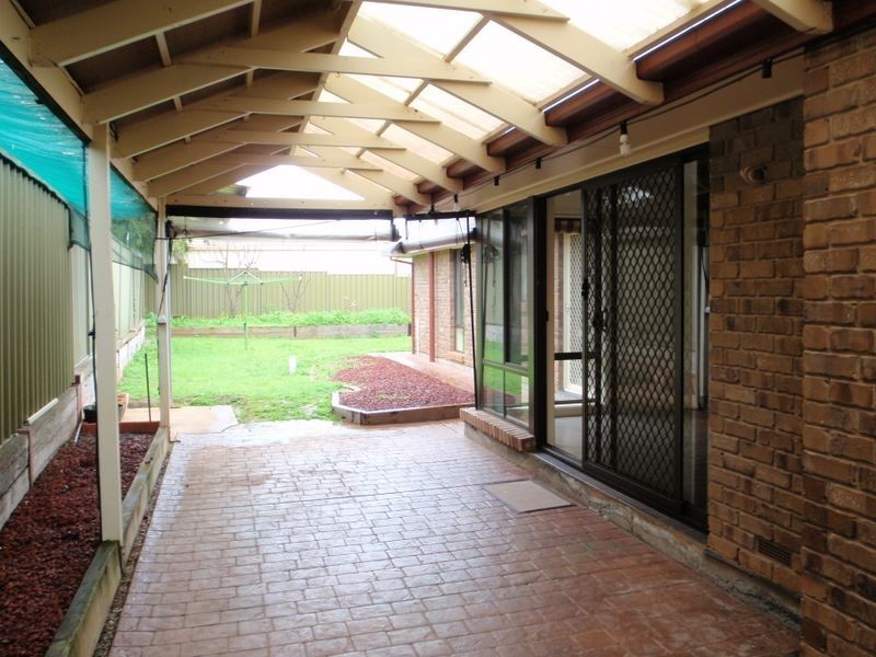 8 Holyoake Court, Hillbank SA 5112