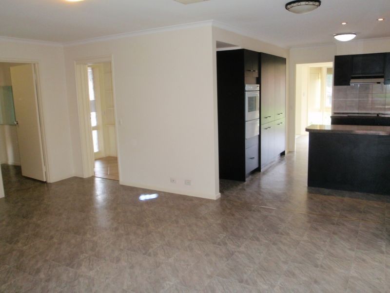 8 Holyoake Court, Hillbank SA 5112