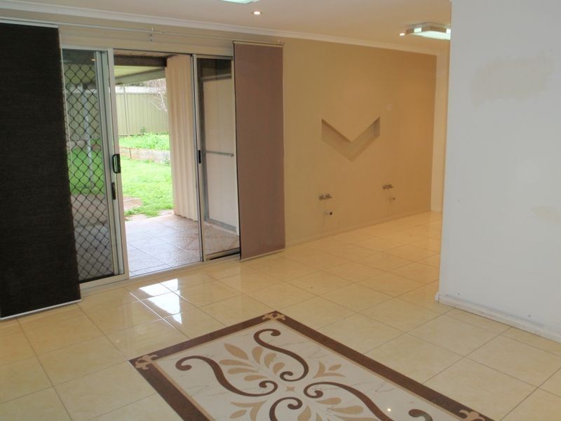 8 Holyoake Court, Hillbank SA 5112