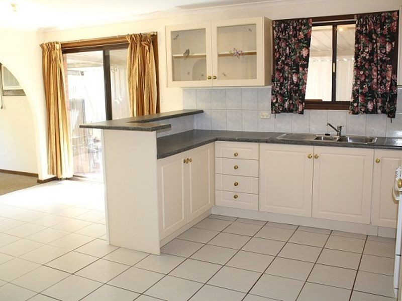 11 Kalimna Crescent, Paralowie SA 5108