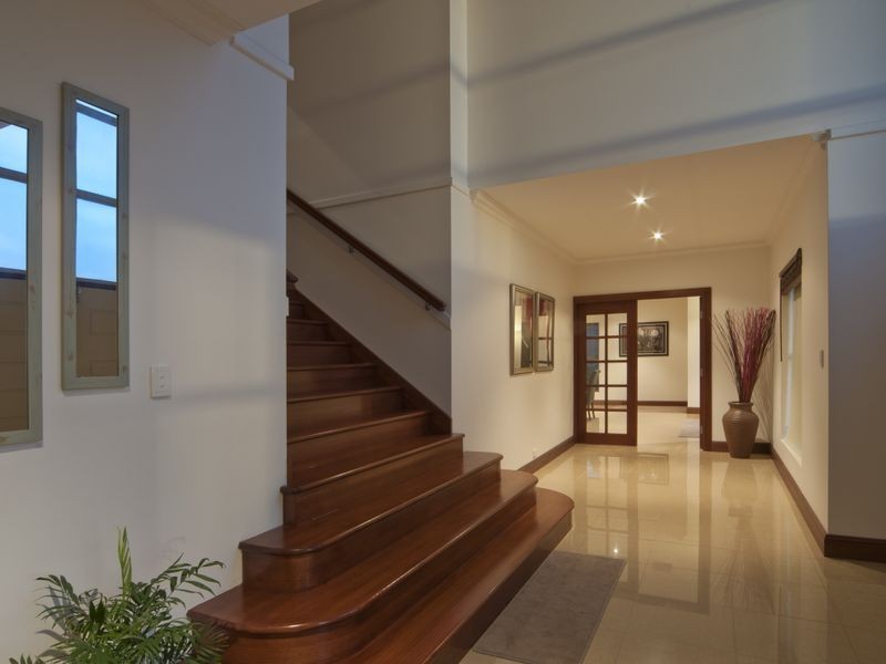 50 Kara Crescent, Gulfview Heights SA 5096