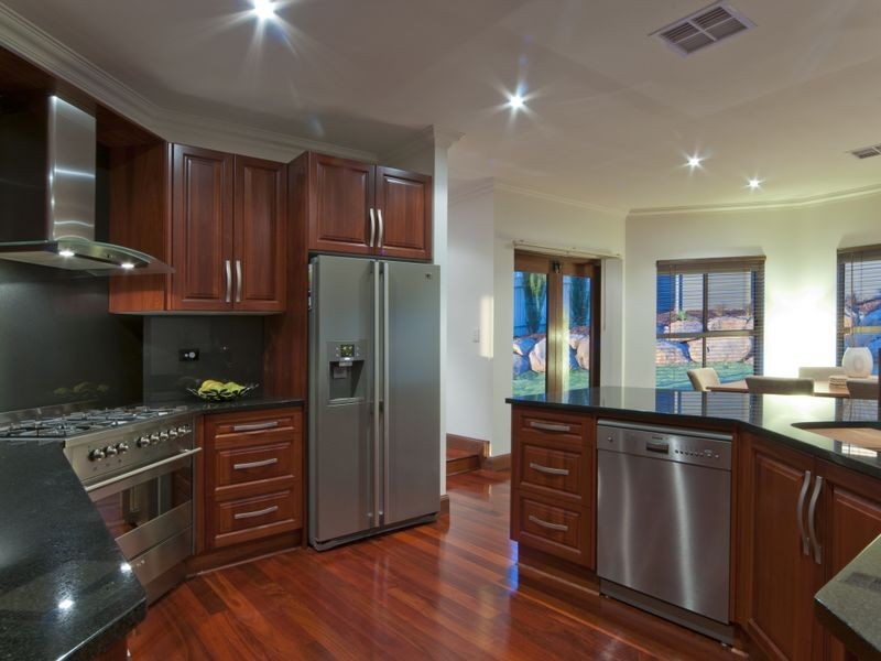 50 Kara Crescent, Gulfview Heights SA 5096