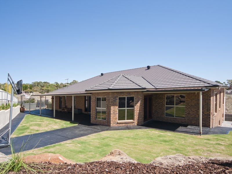 50 Kara Crescent, Gulfview Heights SA 5096