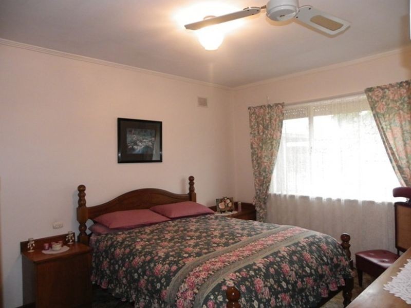 39 Londonderry Avenue, Salisbury Downs SA 5108