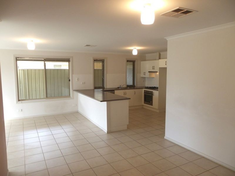 12 Blossom Court, Direk SA 5110