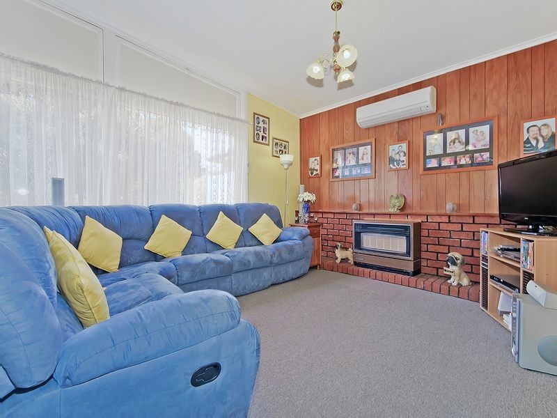 11 Weir Road, Para Hills SA 5096