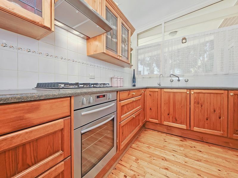 11 Weir Road, Para Hills SA 5096