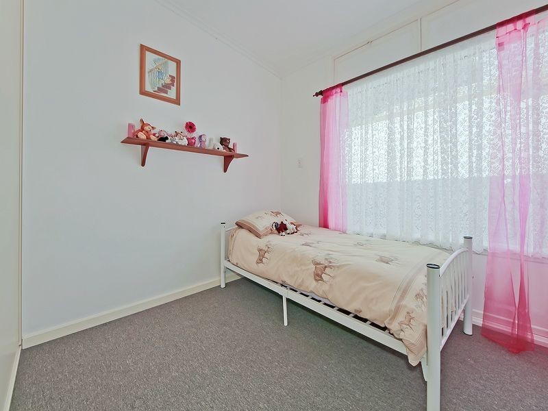 11 Weir Road, Para Hills SA 5096