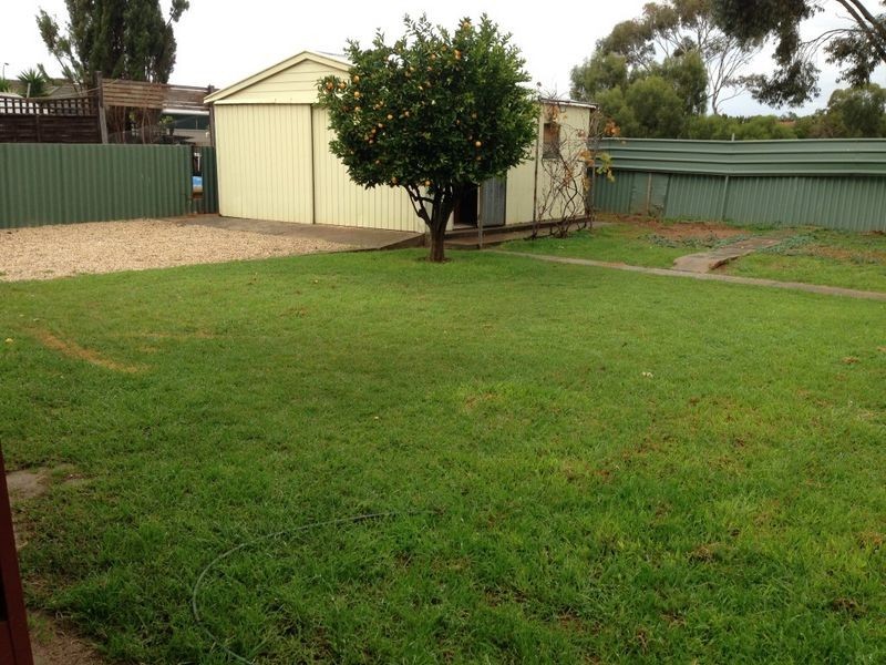 14 St Albans Road, Evanston SA 5116