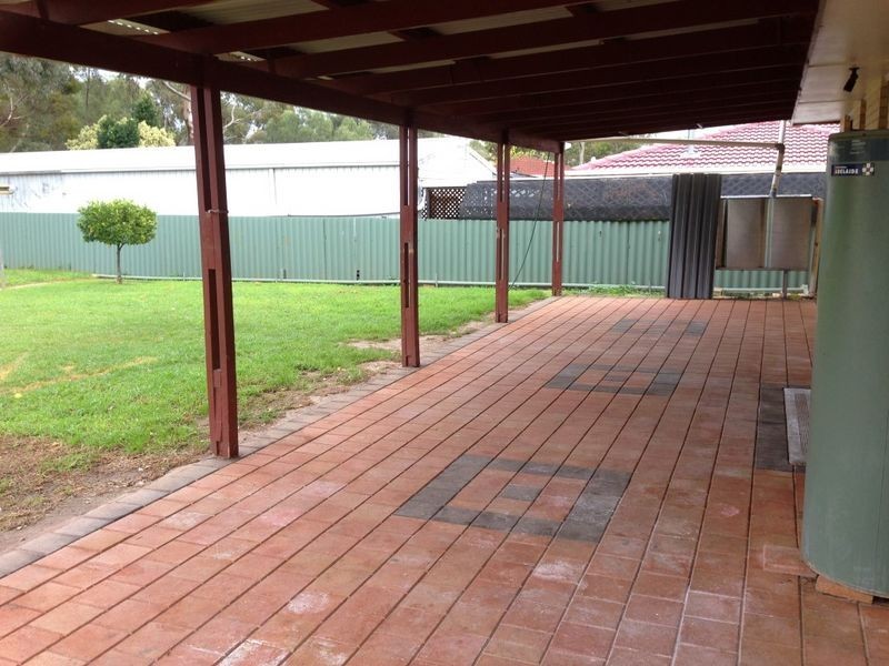 14 St Albans Road, Evanston SA 5116