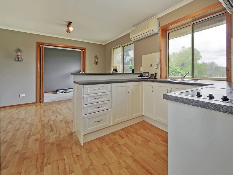 27 Edinburgh Road, Modbury SA 5092