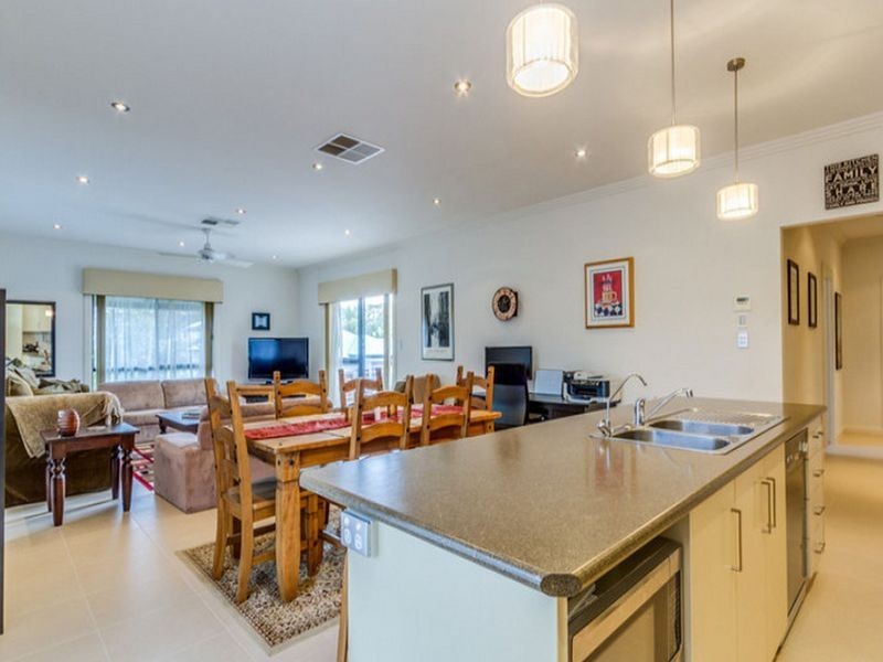 48 Grasswren Way, Mawson Lakes SA 5095