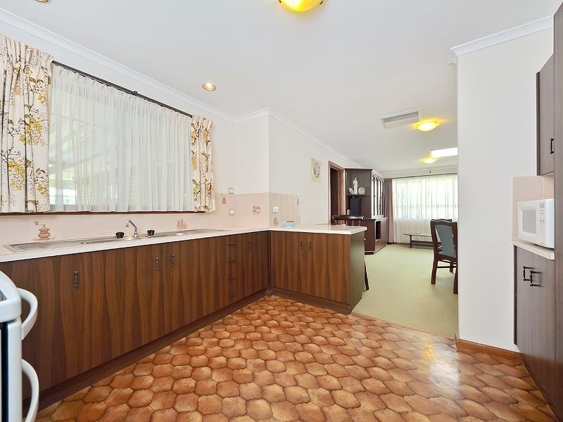 17 Banksia Crescent, Parafield Gardens SA 5107