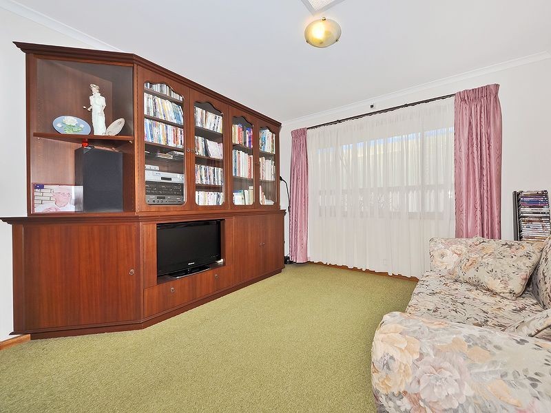 17 Banksia Crescent, Parafield Gardens SA 5107