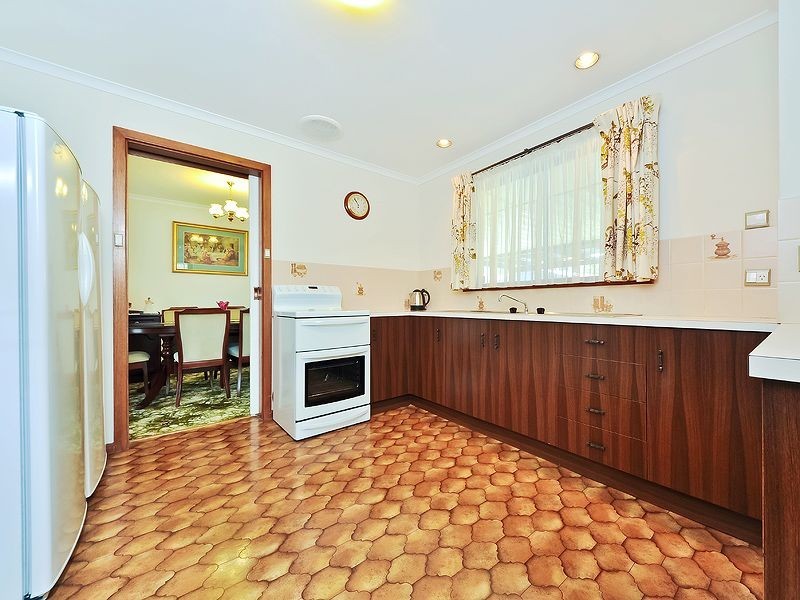 17 Banksia Crescent, Parafield Gardens SA 5107