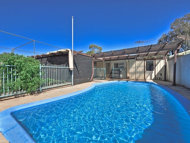 17 Banksia Crescent, Parafield Gardens SA 5107