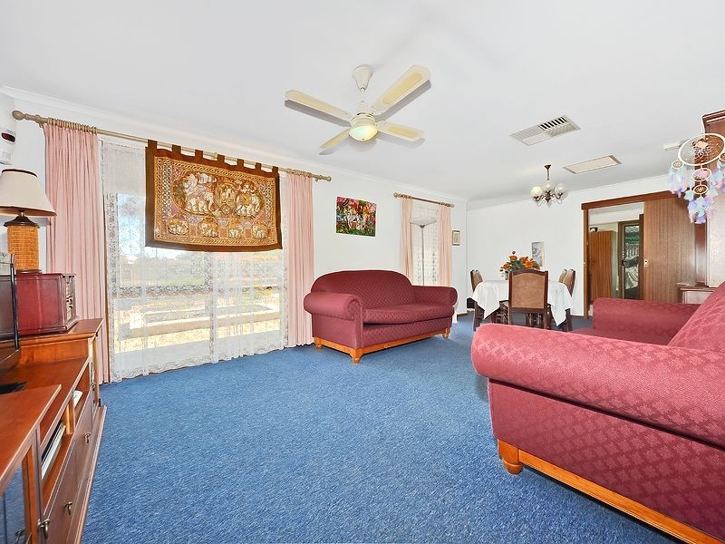 11 Lobelia Drive, Parafield Gardens SA 5107