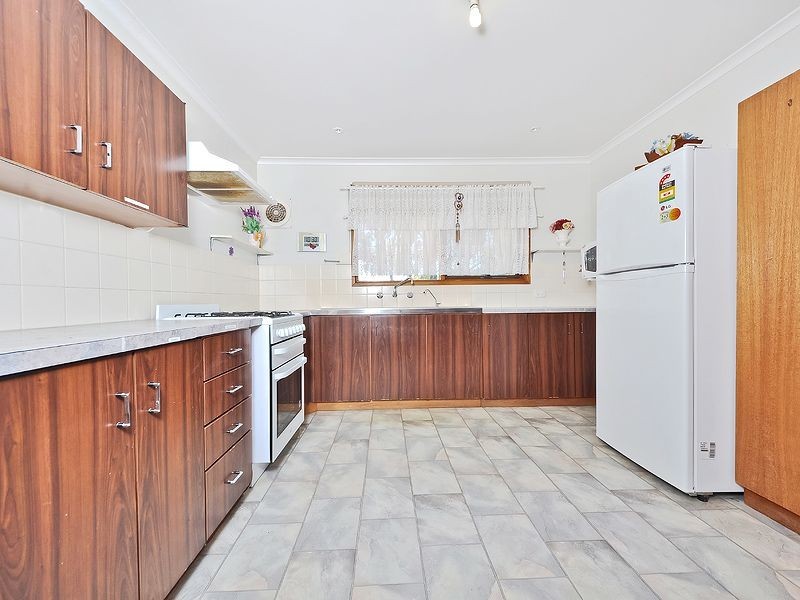 11 Lobelia Drive, Parafield Gardens SA 5107