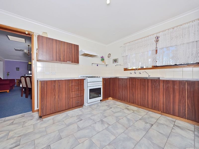 11 Lobelia Drive, Parafield Gardens SA 5107